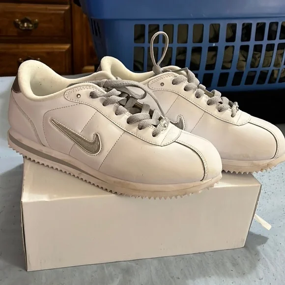 Nike Shoes Nike Cortez 72 Shoes Poshmark